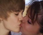 justin bieber kissing fan on lips