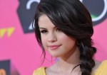 Selena Gomez will Miss Justin Bieber at Kids Choice Awards 2011